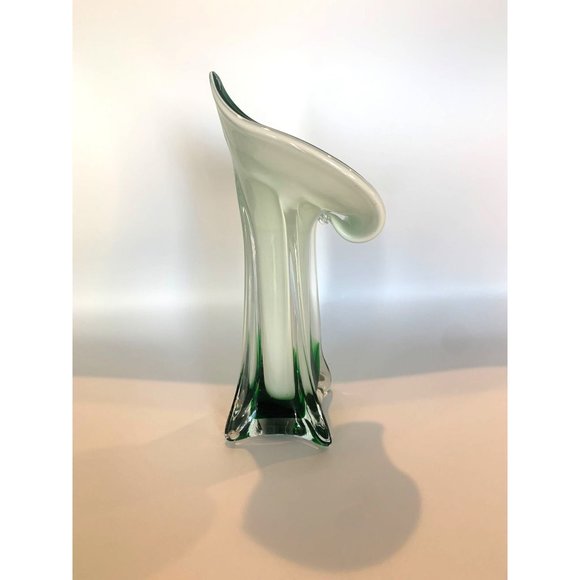 Vintage Jack In The Pulpit Green and White 9 In Italy Art Glass Hand Blown Vase - Picture 3 of 9